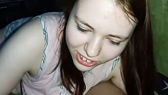 Amateur Girlfriend Gives Deepthroat Blowjob To Her Boyfriend'S Big Cock